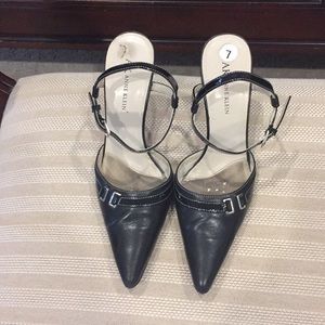 Fashion forward Anne Klein Black Heela